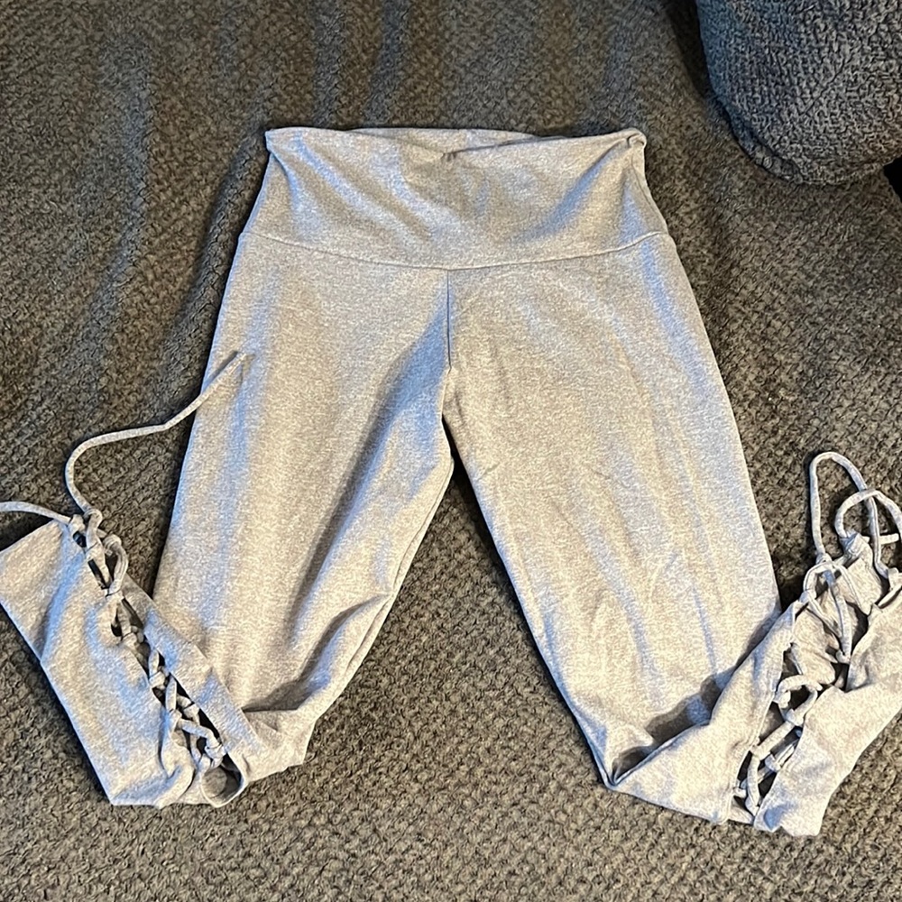 Onzie grey leggings. Size medium